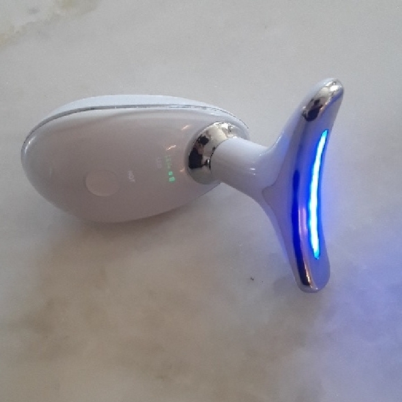 NEW Intense Pulsed Light Wrinkle Reducing Device - Sealed Box - Picture 5 of 17